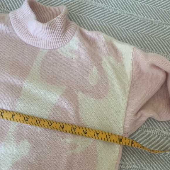 TKS/Sweater - Picture 4 of 5